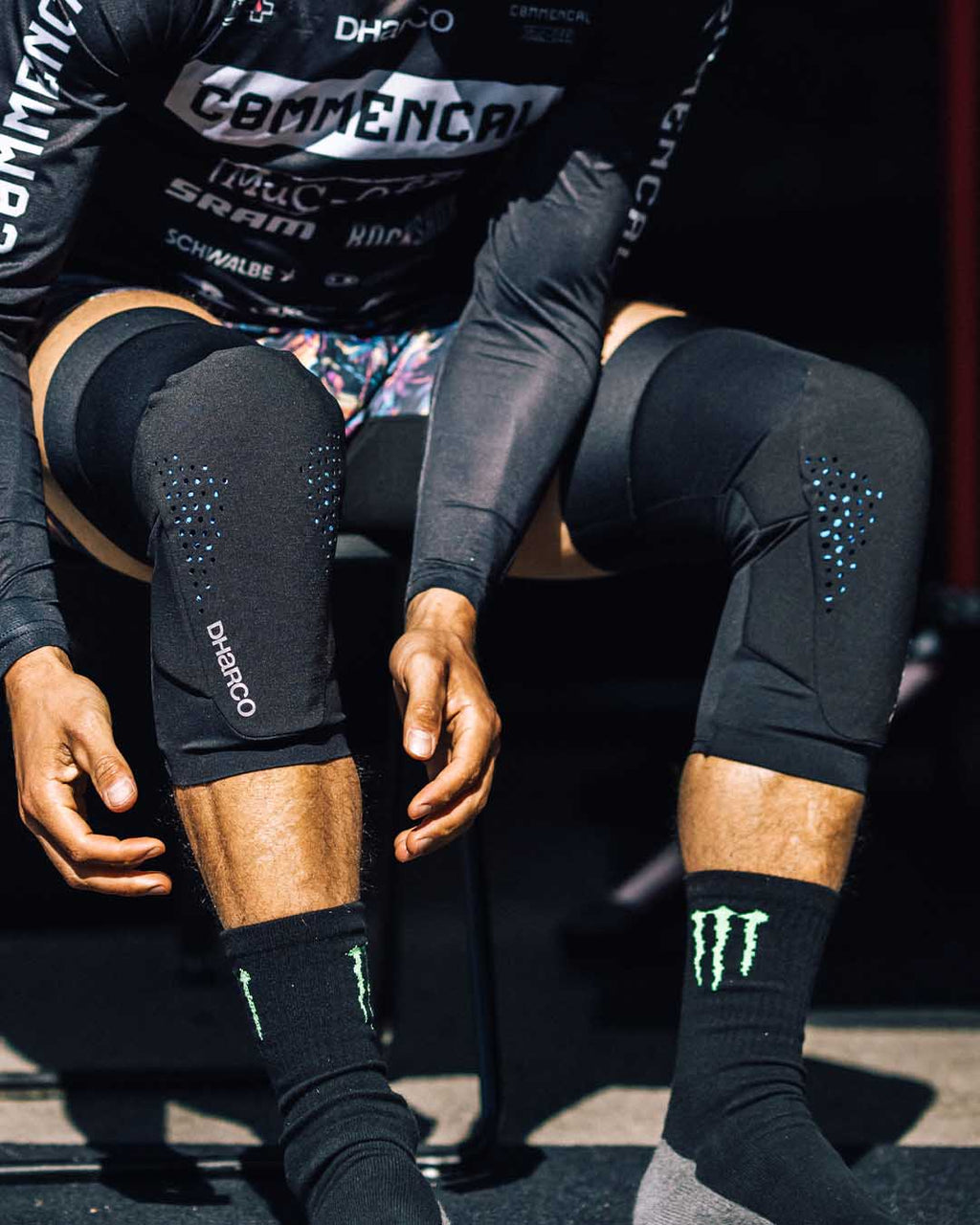 DHaRCO Gravity Knee Pad