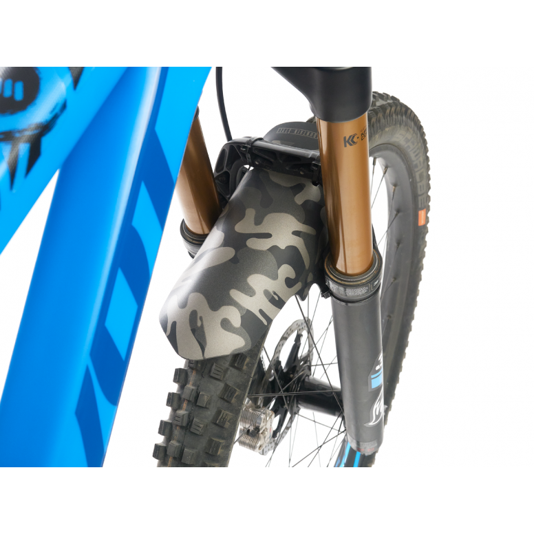 All Mountain Style camo mudguard detail showing 1.2mm thickness and Barcelona-made construction