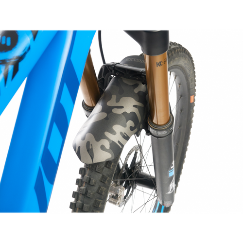 All Mountain Style camo mudguard detail showing 1.2mm thickness and Barcelona-made construction