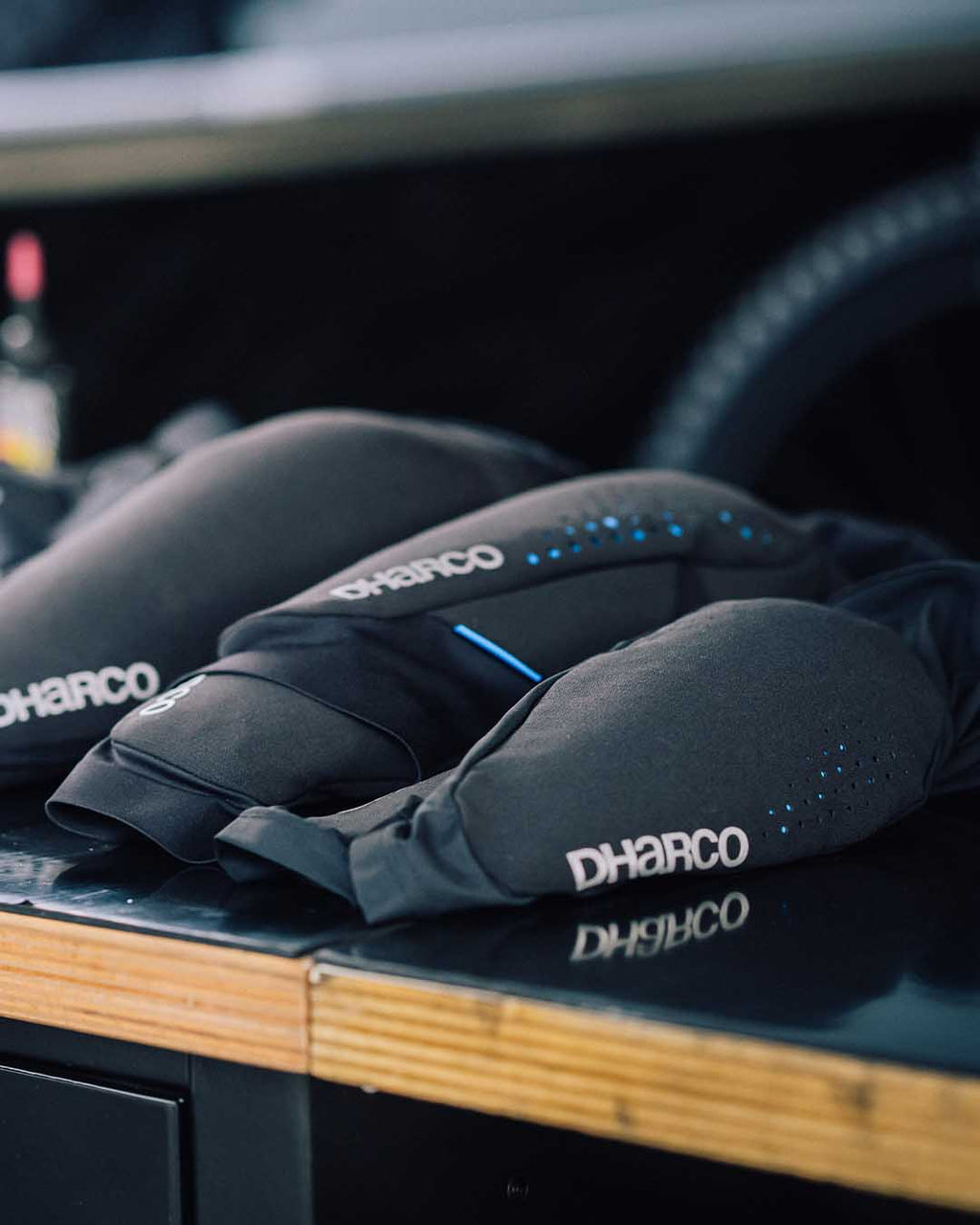 DHaRCO Gravity Knee Pad
